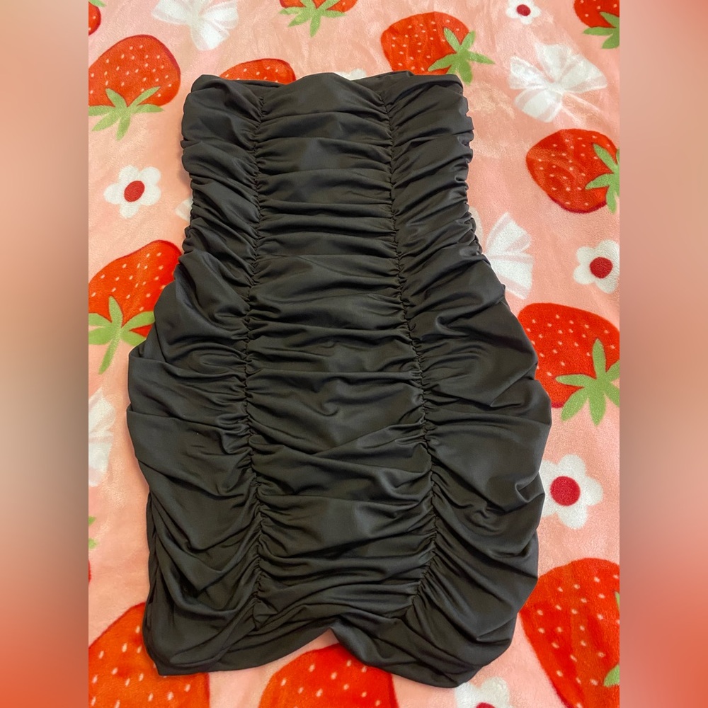 SHEIN Black Ruched Strapless Dress